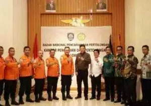 Bupati OKU Timur Terima Penghargaan SAR Award