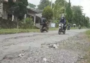 Gara-gara Truk Muatan Galian C, Jalur Evakuasi Merapi di Klaten Rusak Parah
