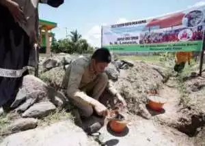 Bupati Enos Letakkan Batu Pertama Pembangunan Griya Lansia Majelis Ar-Raudhah Martapura