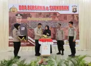 3 Pemdes Kecamatan Muara Telang Ajak Warganya Gotong Royong Perbaiki Jembatan di jalan Poros Kecamatan.