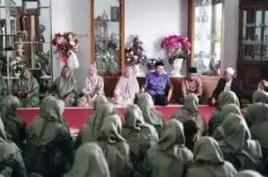 Halal Bihalal Bersama Masyarakat Cempaka, Gubernur HD Dan Bupati Enos Diberi Jajuluk