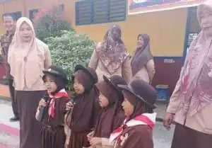 Tumbuhkan Kreativitas Siswa, SDN 1 Toto Rejo Laksanakan Giat Embun Pagi