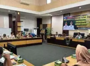 Dinas Lingkungan Hidup OKU Timur Gelar Sosialisasi Pengelolaan Limbah Bahan Berbahaya Dan Beracun