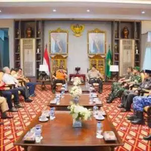 Gubernur Apel bersama Danrem serta Kapolda Sumatera Selatan