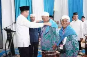 Lepas 355 CJH Tahun 1444 H, Bupati OKU Timur H. Lanosin: Semoga Menjadi Haji Yang Mabrur