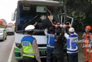 Kecelakaan di tol Karawaci ! WNA Tewas