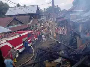 Sijago merah hanguskan rumah nenek saherah..