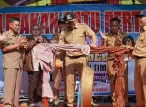 Lepas 40 CJH Kloter Tambahan, Bupati Lanosin Titip Doa Untuk OKU Timur Maju Lebih Mulia