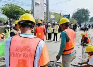 Presiden Jokowi Tinjau Rekonstruksi Jalan Raya Surakarta-Gemolong-Purwodadi