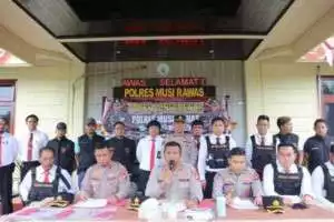Perampok bersenpi berhasil dibekuk Tim Landak Reskrim Polres Mura.
