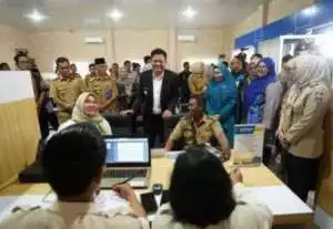 Bupati Lanosin Lantik 13 Kades Terpilih di Zona 4