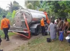 Gercep Desa Rancabungur Bantu Droping Air Bersih Untuk Warga Dari BPBD