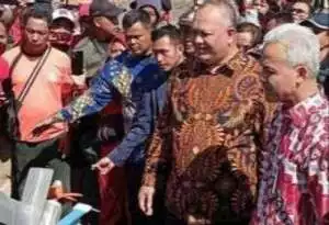 Ganjar Pranowo Dorong Nelayan di Jateng Gunakan Kapal Bermotor Listrik