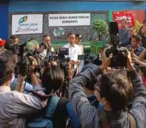 Isu Prabowo cekik Wamen saat rapat di Istana, ini kata Presiden Jokowi