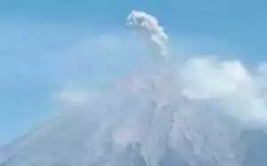 Masyarakat diminta waspadai awan panas letusan Gunung Semeru