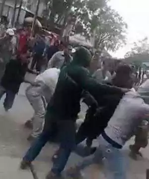 Sekelompok Preman Jarah Pukul dan Rusak Lapak Pedagang Pasar Kutabumi Tangerang