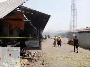 Si Jago Merah melalap kios-kios yang ada di pasar Leuwiliang