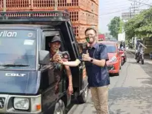 Bagikan 2.000 Masker, IWO Muba Berharap Karhutlabun Segera Meredah.