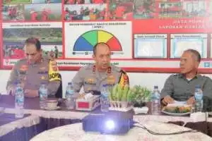 Membantu tenaga Manggala Agni, Polda Sumsel tambah 50 personel di Pampangan.