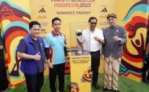 Erick Thohir: Kibarkan Bendera Palestina Silakan, Masuk Lapangan NO !!! 