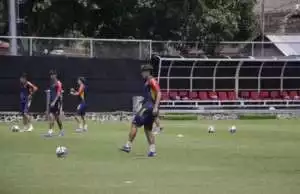 Tiba di Kota Solo, Timnas Spanyol Gelar Latihan Perdana di Lapangan Blulukan