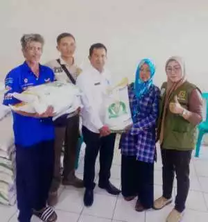Bantuan tahan pangan tahap 3 Desa leuwimekar pastikan sampai di terima oleh keluarga penerima manfaat