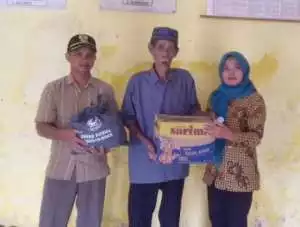 Bantuan Dinsos Bencana Angin Puting Beliung di Desa Ciaruteun Ilir