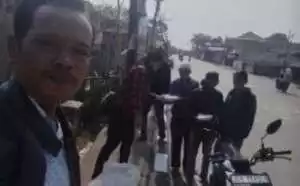 Yayasan Preman Beserta pengurus Berbagi Makanan Disekitar Pangkalan Ojek Cikareteg Kecamatan Ciawi