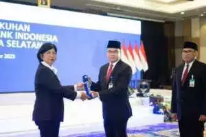 Pj. Gubernur Sumsel, H. Agus Fatoni Hadiri Rapat Koordinasi Ketenagakerjaan dan Umumkan Upah Minimum Sumsel hari ini.