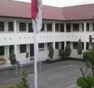 SMK5 Kota Tangerang Diduga Jual Seragam Sekolah 1,9 Juta Rupiah