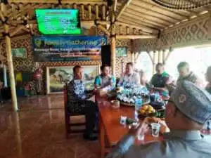 Koramil 0621 Cibungbulang Pimpin Langsung Gerakan Penanaman Pohon Mahoni