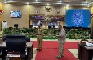 Pastikan Paripurna HUT Ke-20 OKU Timur Berjalan Dengan Lancar, Sekda Cek Ruang Rapat DPRD