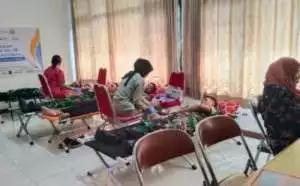 Puluhan Anggota Jajaran Korem 102/Pjg Dukung Aksi Donor Darah PWI Kalteng