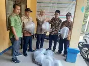 Dinas Perikanan Restocking 9000 Ikan Nilem Di Daerah Aliran Sungai Kecamatan Cikakak