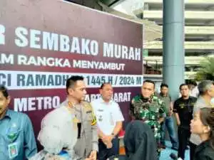 Warga Antusias dan Apresiasi Bazar Sembako Murah Polres Jakarta Barat
