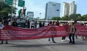 Aksi Unjuk Rasa Dari Gerakan Jaga Jakarta Jaga Indonesia Bertempat di Depan Gedung DPR/MPR RI