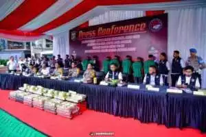 Ungkap 110 Kg Sabu Jaringan Malaysia, Satres Narkoba Polres Jakbar Amankan 5 Tersangka