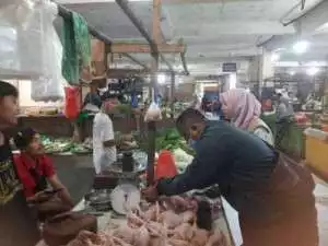 Menjelang Ramadhan Disperindag UKM sidak  Tera Ulang Timbangan disejumlah pasar