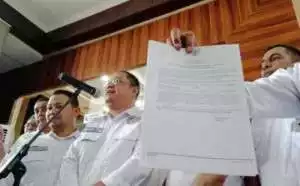 Bawa Tumpukan Berkas ke MK, Tim AMIN Resmi Gugat Putusan KPU