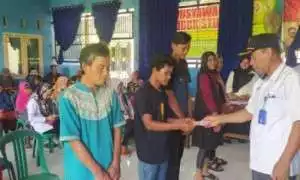 Pemdes Tanjung Jaya Kec. Sungkai Barat salurkan BLT DD TA 2024 ke warga penerima manfaat