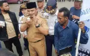 Warga Gelar Aksi Akibat Jalan Rusak, Begini Sikap Camat Dukuhseti