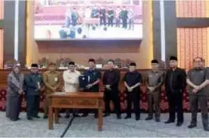 DPRD Kota Lubuklinggau dan PJ Walikota Tandatangani Propemperda Tahun 2024
