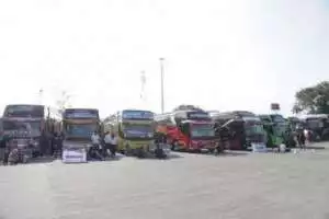 (Pj) Wali Kota Tangerang Nurdin, Plt BPTJ Suharto, Kadishub  Achmad Suhaely, Kadinkes  dr. Dini Anggraeni Lepas Mudik Gratis di Terminal poris Plawad
