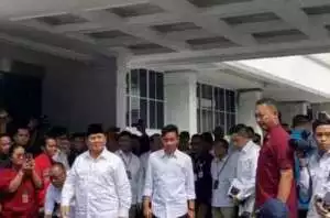 Disebut Bukan Lagi Kader PDIP, Gibran: Dipecat Juga Nggak Apa-apa!