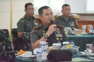 Panglima Kodam II Sriwijaya, PJ. Walikota Palembang Ratu Dewa dan Sultan Iskandar Mahmud Badaruddin Kunjungi Pasar Sekip Ujung Palembang