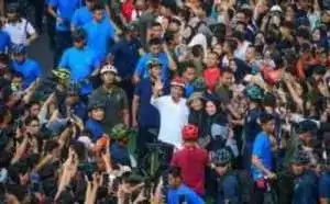 Gowes pagi di Sudirman-Thamrin, Presiden Jokowi membaur bersama masyarakat
