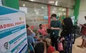 Mabes Polri Berikan Trauma Healing Bagi Pengungsi Banjir di Kudus