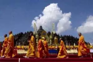 Intip tradisi perayaan Hari Raya Waisak di Indonesia