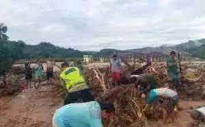 Banjir bandang di OKU timbulkan tanah longsor, tutup 13 titik ruas jalan