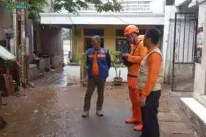 17 KK di Jaktim mengungsi akibat kali Ciliwung meluap